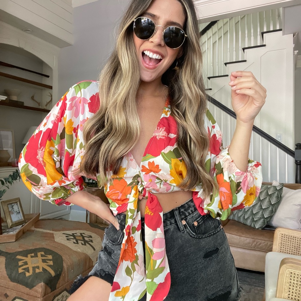 NEW Tropical Paradise Red Floral Print Crop Top